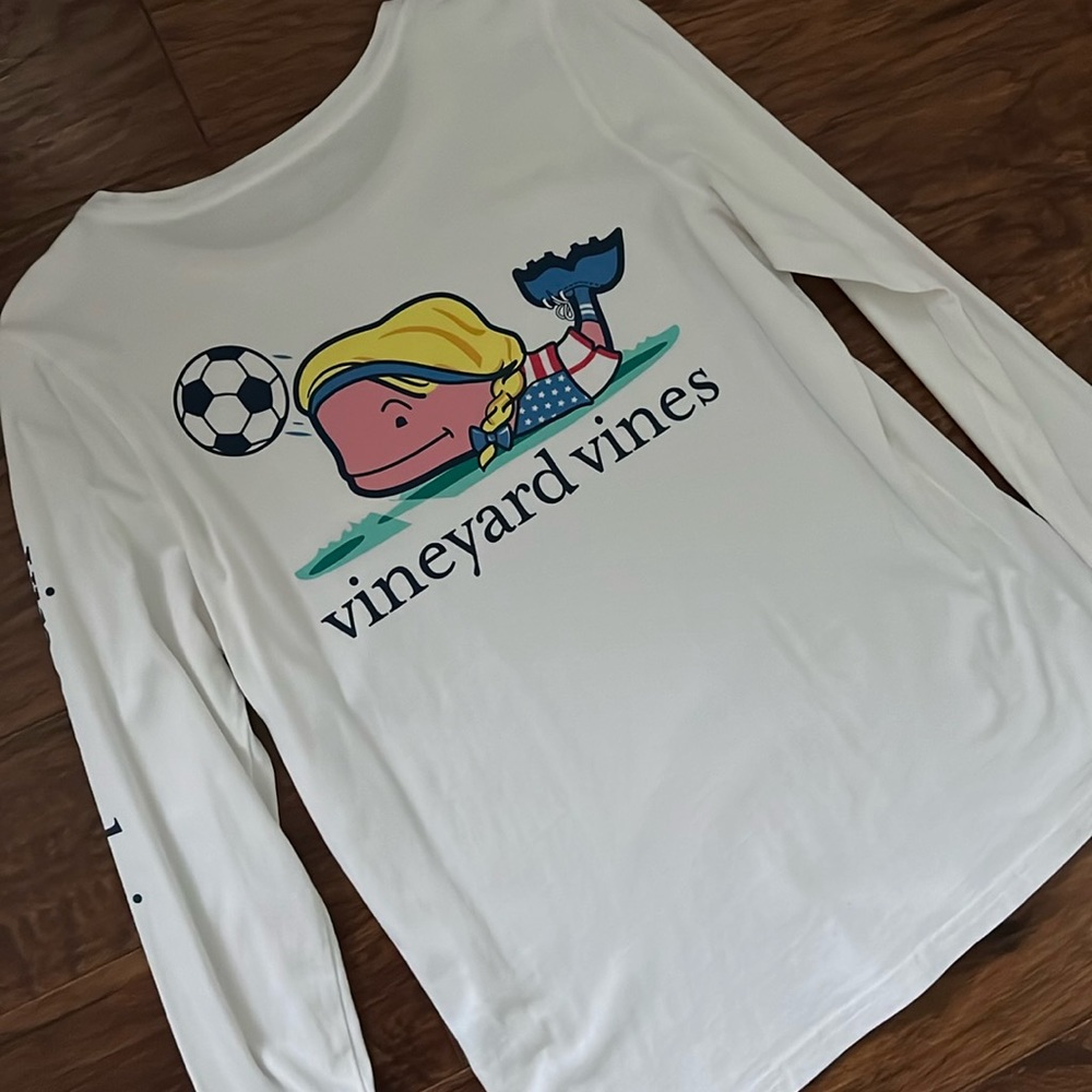 NWOT! Vineyard Vines Long Sleeve “Soccer” Pocket Tee